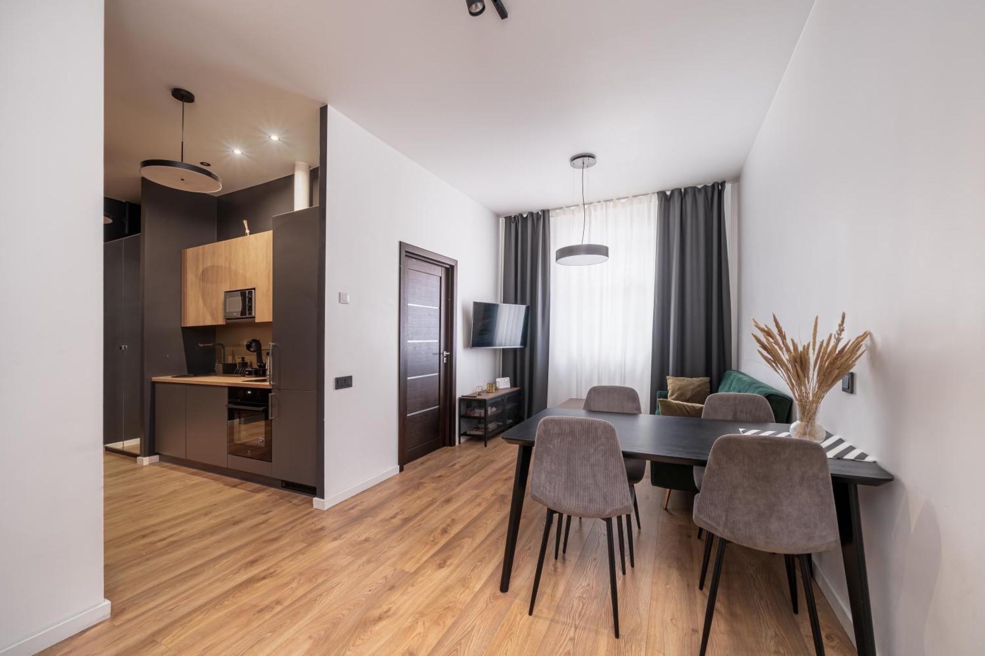Lienes Iela Gem 1Br Apartment With Fireplace In Historic Unesco Center Riga Extérieur photo