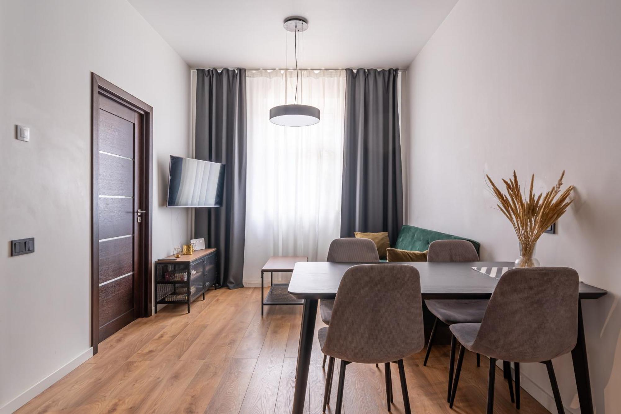 Lienes Iela Gem 1Br Apartment With Fireplace In Historic Unesco Center Riga Extérieur photo