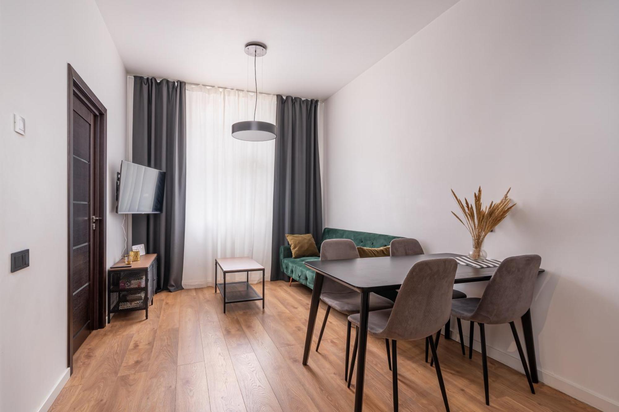 Lienes Iela Gem 1Br Apartment With Fireplace In Historic Unesco Center Riga Extérieur photo